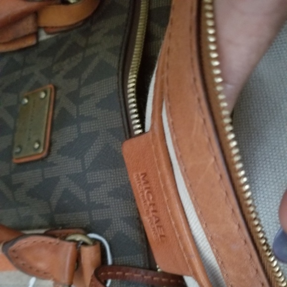 Michael Kor  Authentic 💥💥 - Picture 5 of 8
